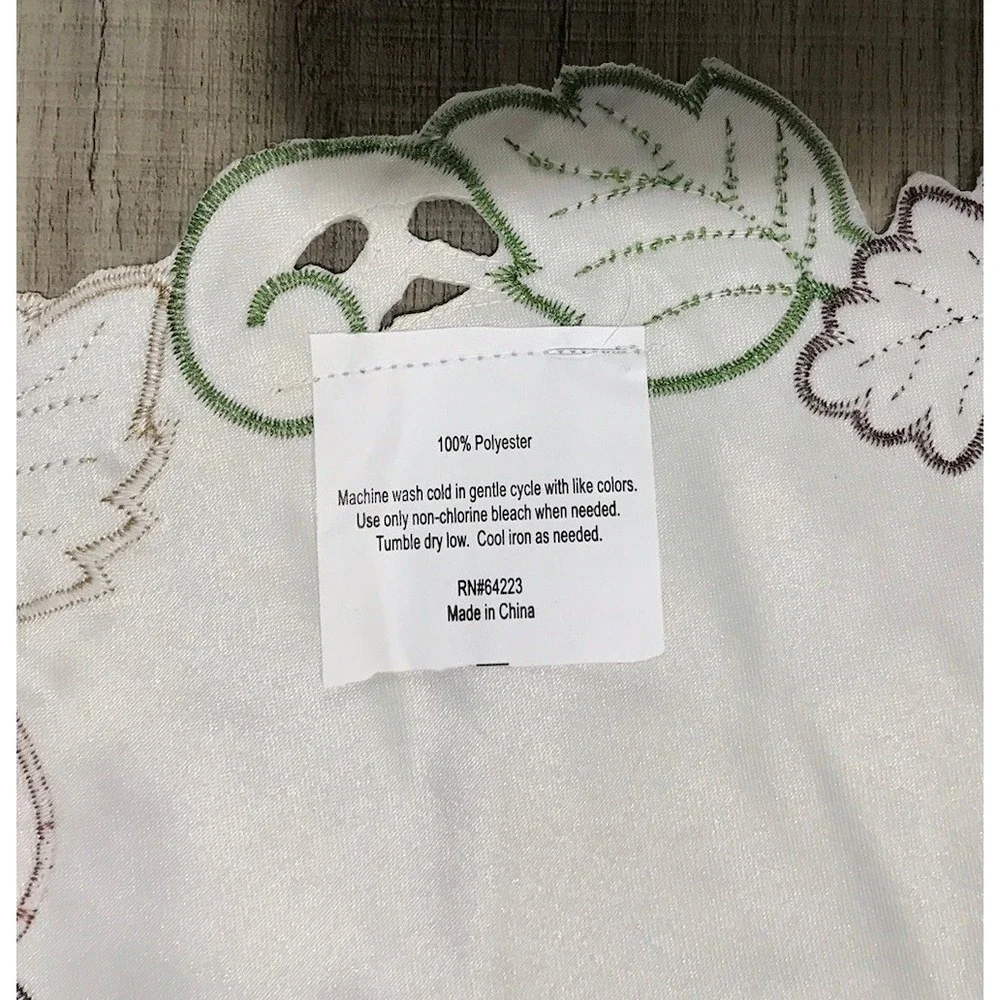 NEW Thanksgiving Embroidered Pumpkin Centerpiece Placemat Doily Applique Cutout
